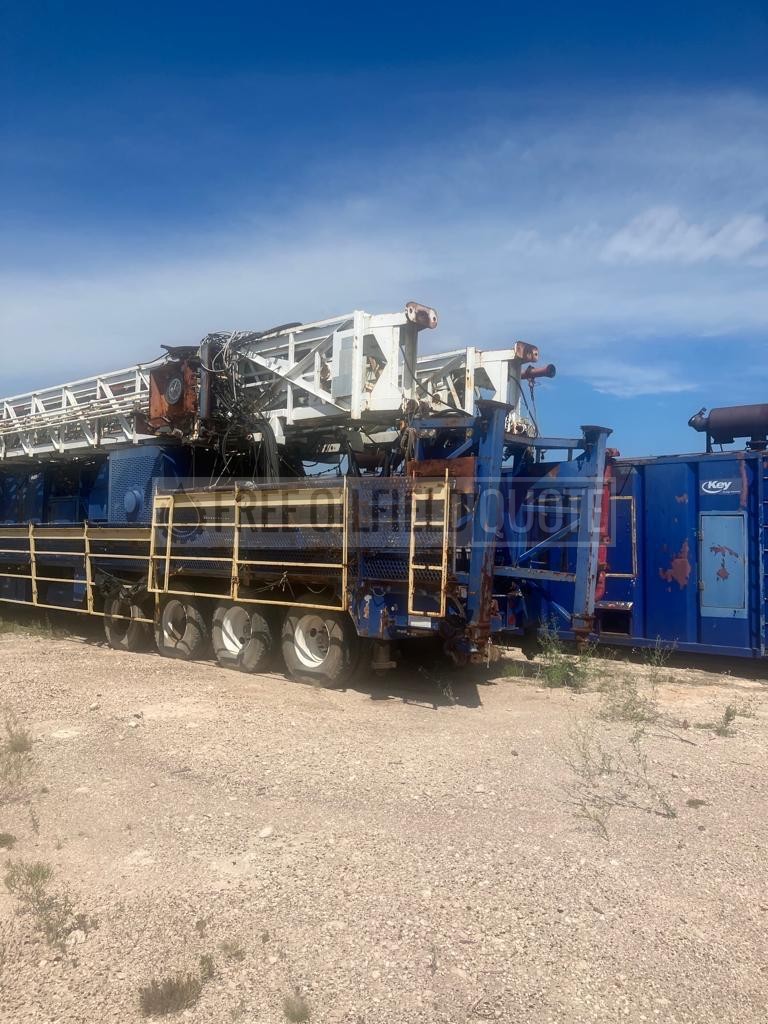 Loadcraft 1000 Drilling Rig with 4-Axle Trailer