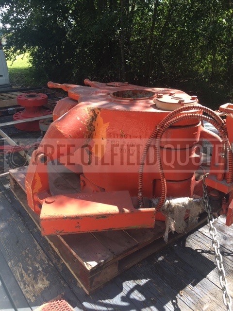 Blohm and Voss 1000 Ton VES-CL-BN Elevator with Hydraulic Actuator