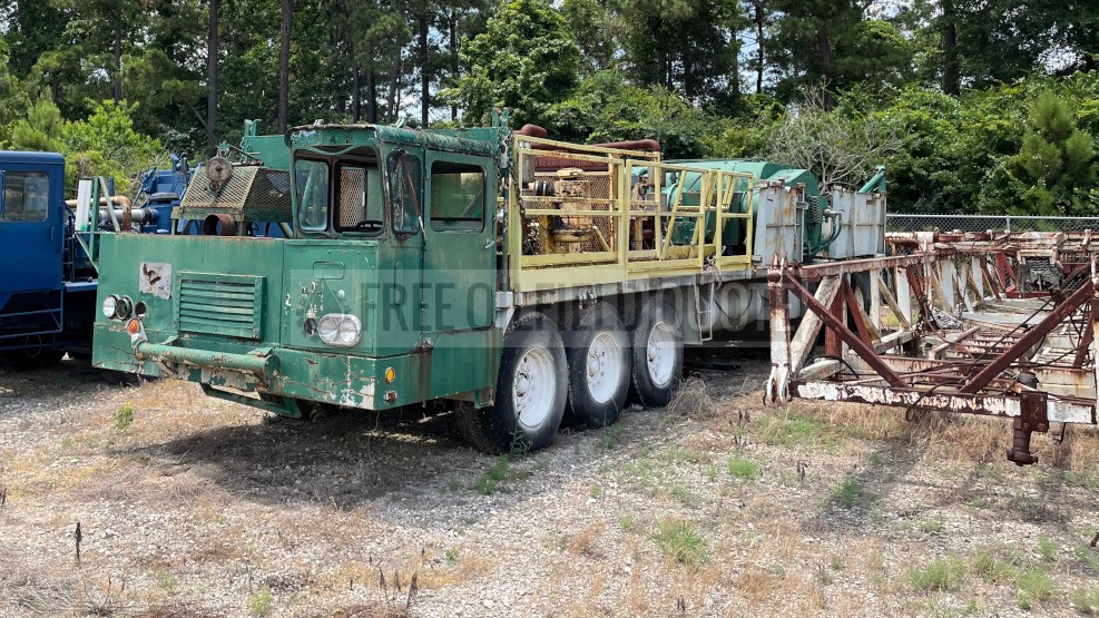 61639147 - Cabot 900 Drilling Rig