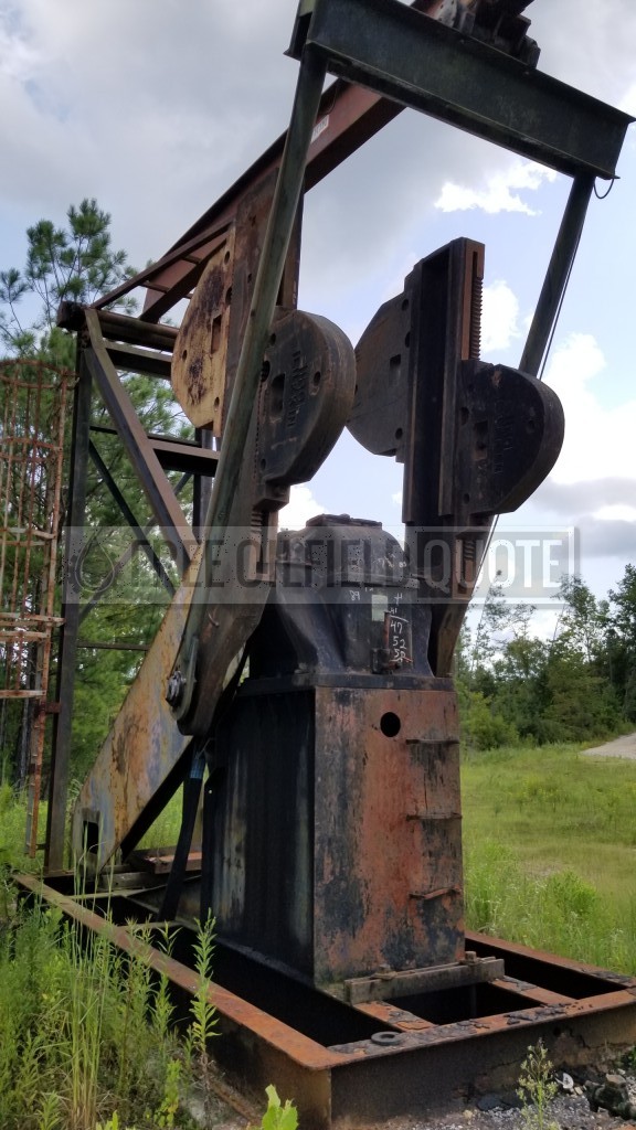 Lufkin M-320D-256-100 Pumping Unit