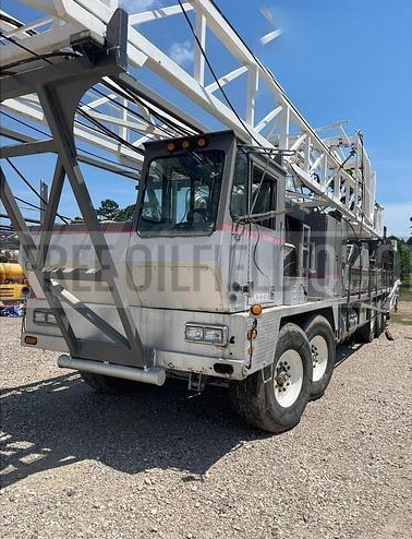 2001 Crown WTD350 Workover - Well Service Rig For Sale